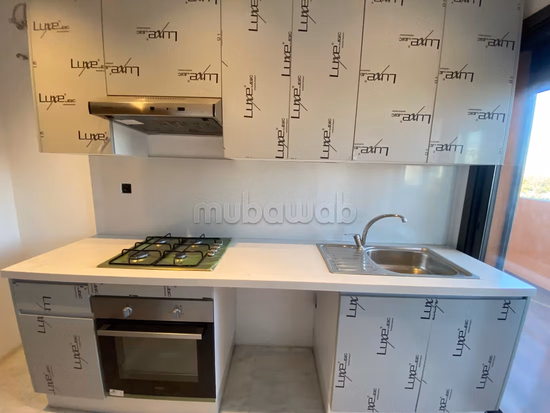 Te koop: appartementen in Oasis. 2 Kamers. Met terras en lift.
