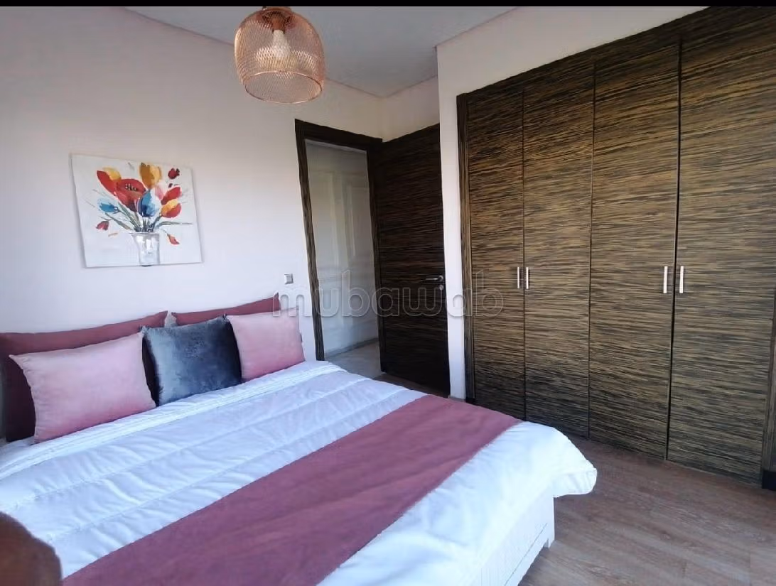 Appartementen om te huren. Oppervlakte 156 m². Open haard. 