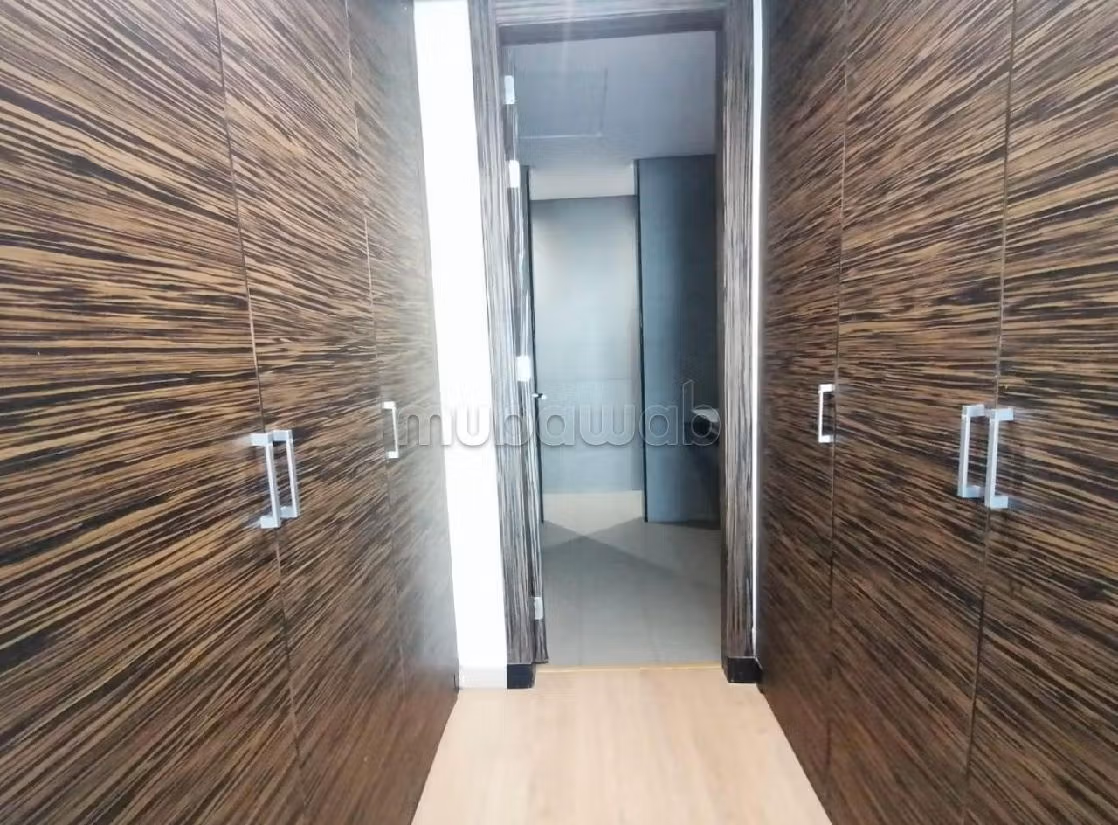 Appartementen om te huren. Oppervlakte 156 m². Open haard. 