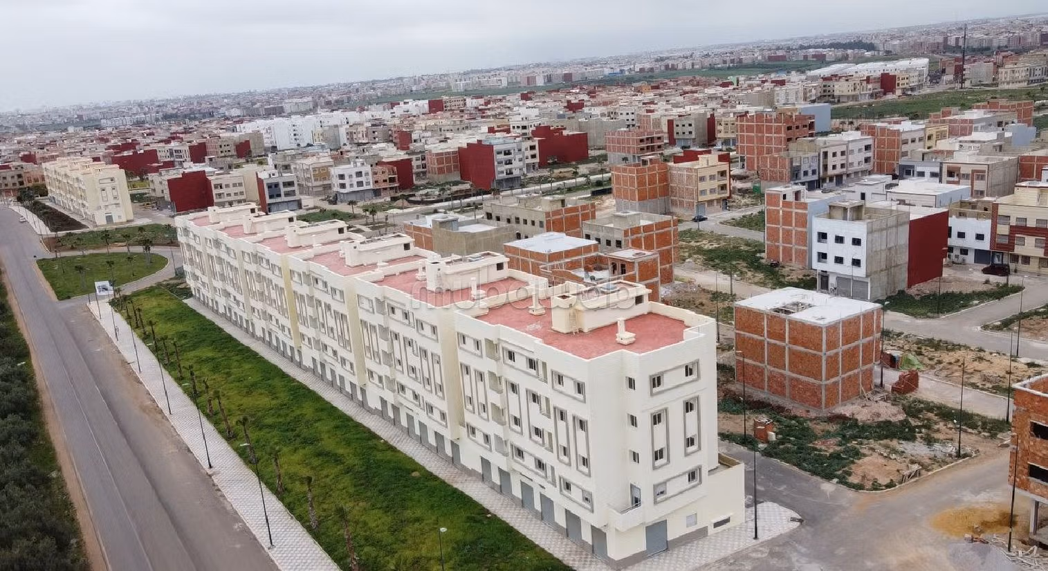 Vendita di un bell'appartamento a Hay salam. 3 locali spaziosi. Dotato di giardino e ascensore