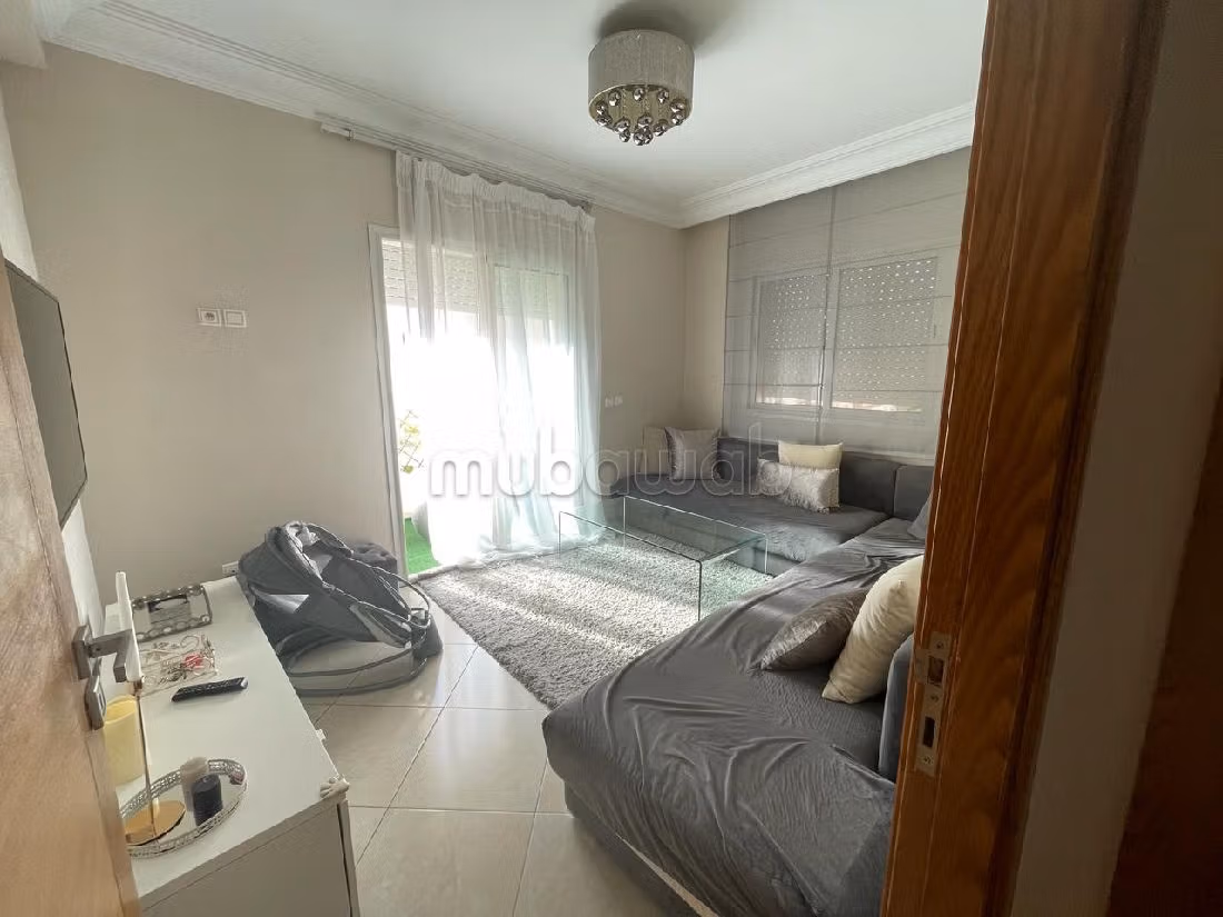 Koopappartementen in Oulfa. 3 Ruimtes. woonkamer met Marokkaanse inrichting. 