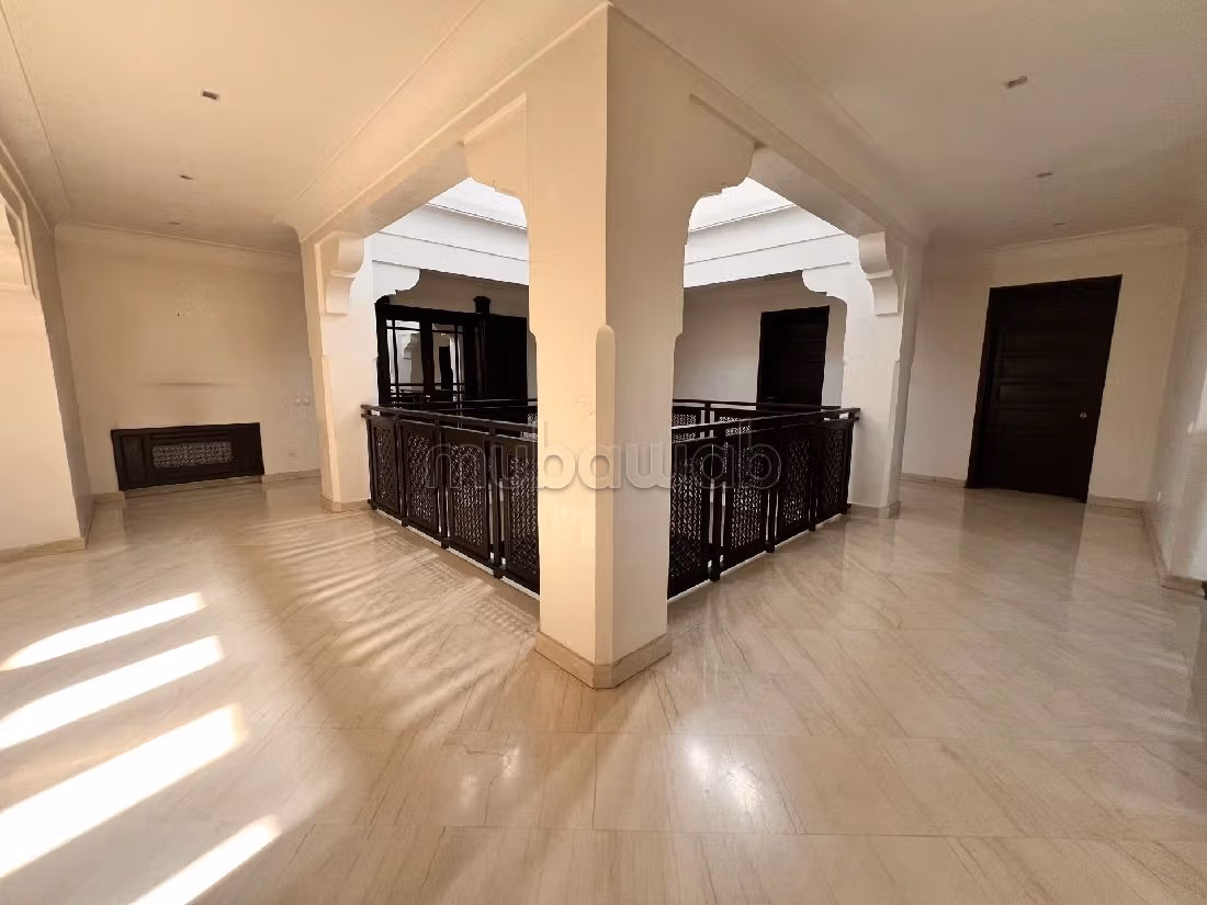 Luxury home for sale in Anfa. 8 large living areas. Green area, Balcony