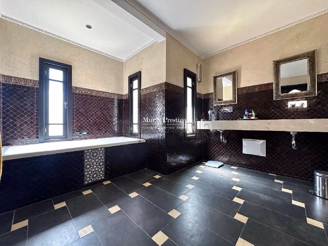 Se vende villa de lujo. 6 habitaciones