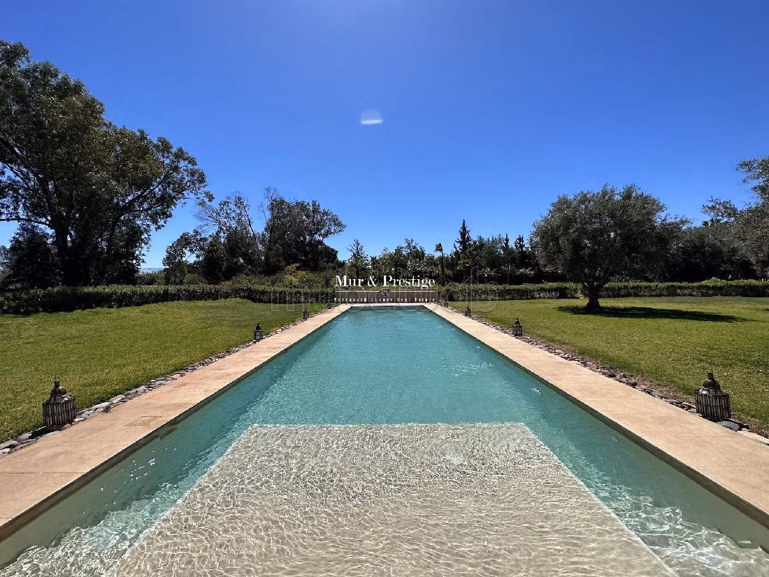 Se vende villa de lujo. 6 habitaciones