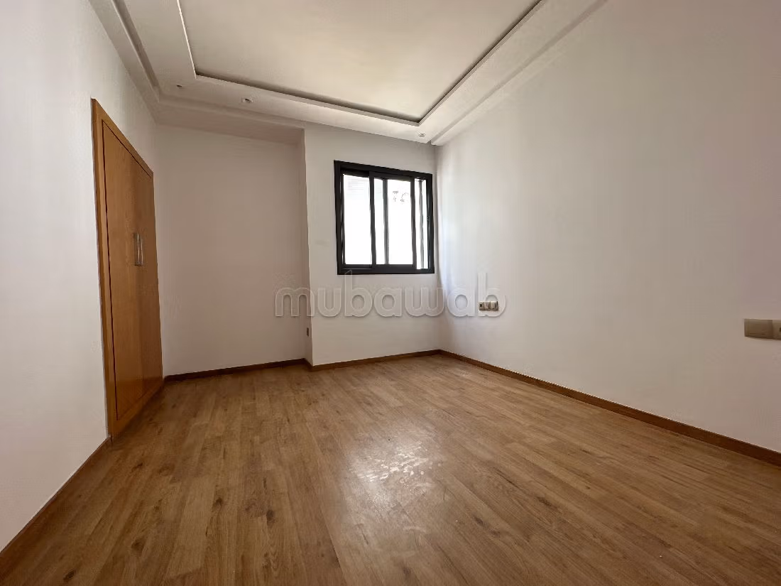 Apartment for rent in Hermitage. 3 rooms. With garage and lift. 
