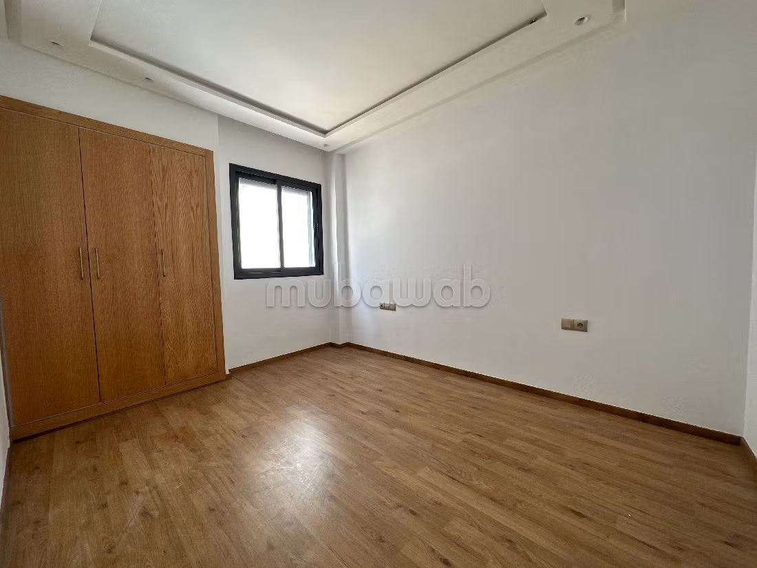 Apartment for rent in Hermitage. 3 rooms. With garage and lift. 