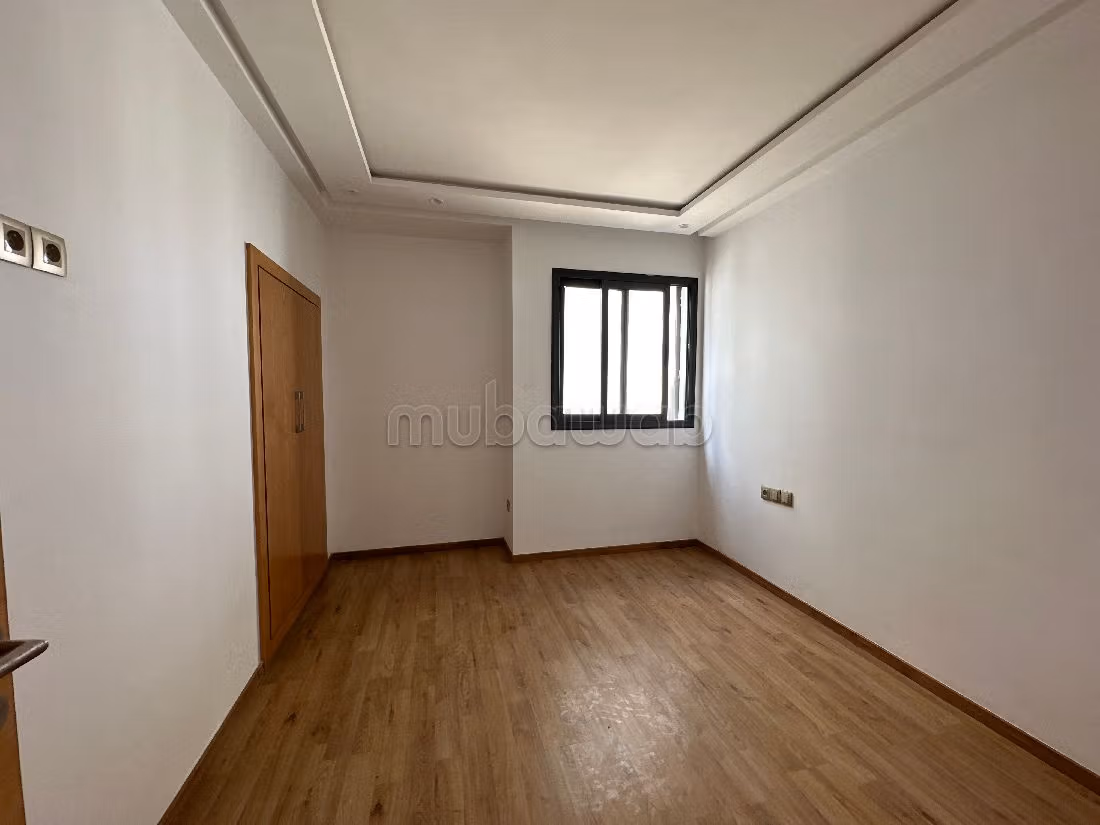 Apartment for rent in Hermitage. 3 rooms. With garage and lift. 