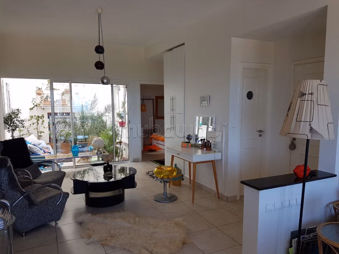 Encuentra un piso en alquiler en Centre ville. 7 habitaciones confortables. Armarios