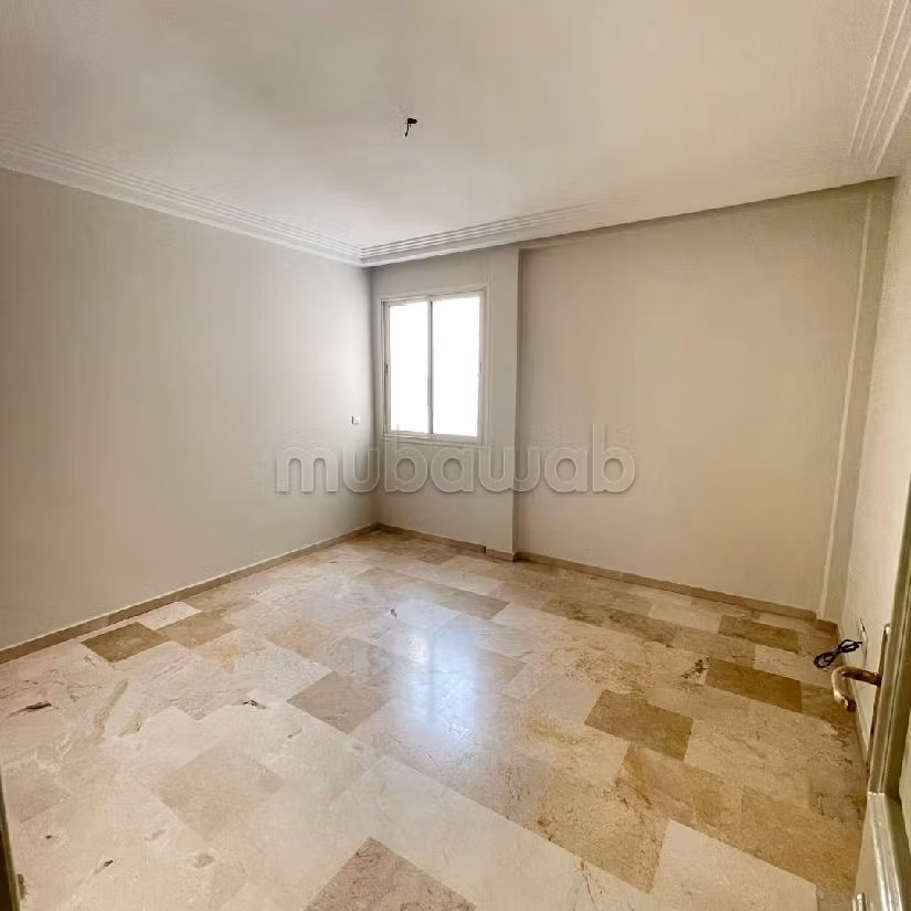 Piso en venta en Les princesses. 3 dormitorios. Conserje y aire condicionado. 