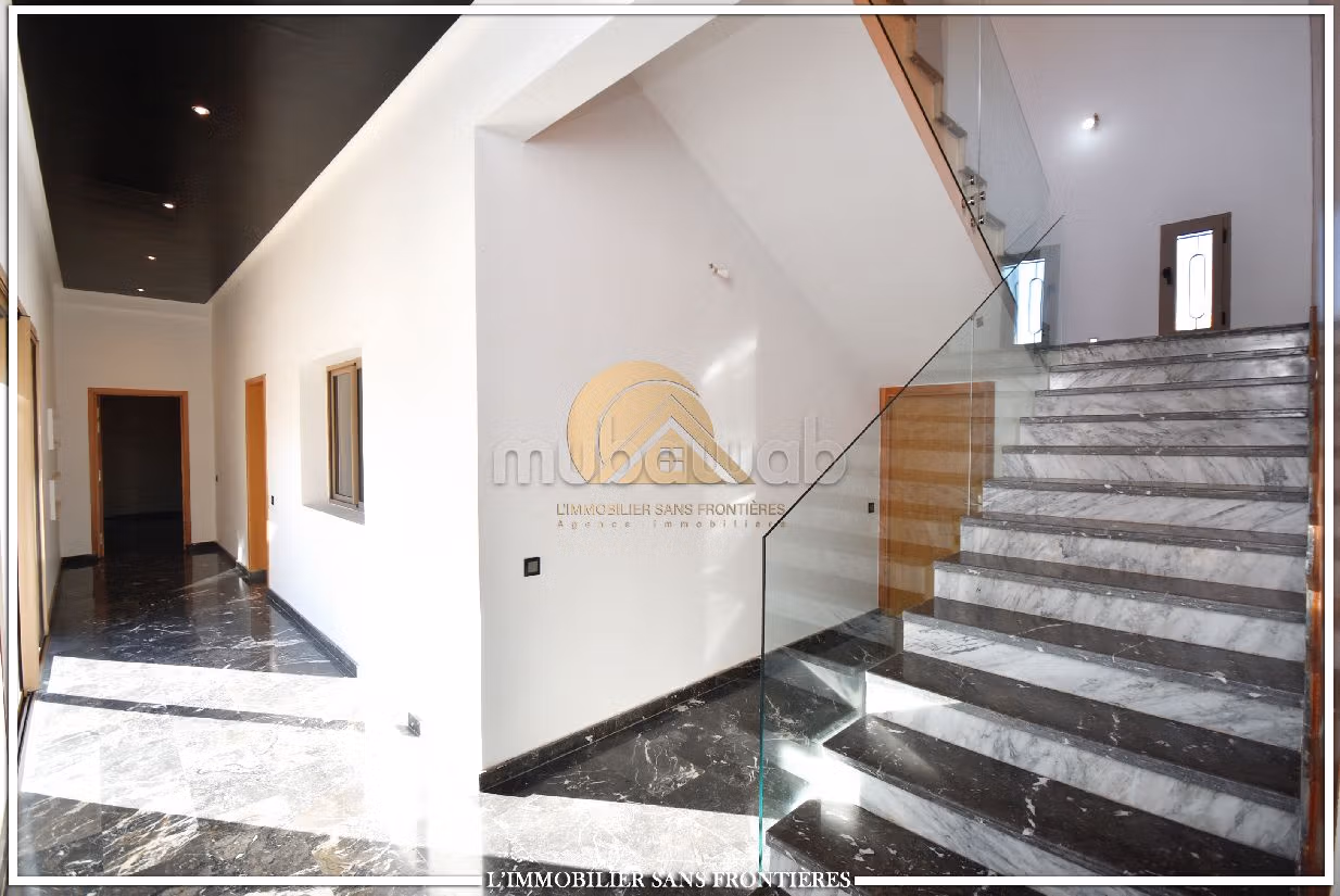 Magnífica villa en venta en Route de Fez. 5 hermosas habitaciones. Jardín y terraza