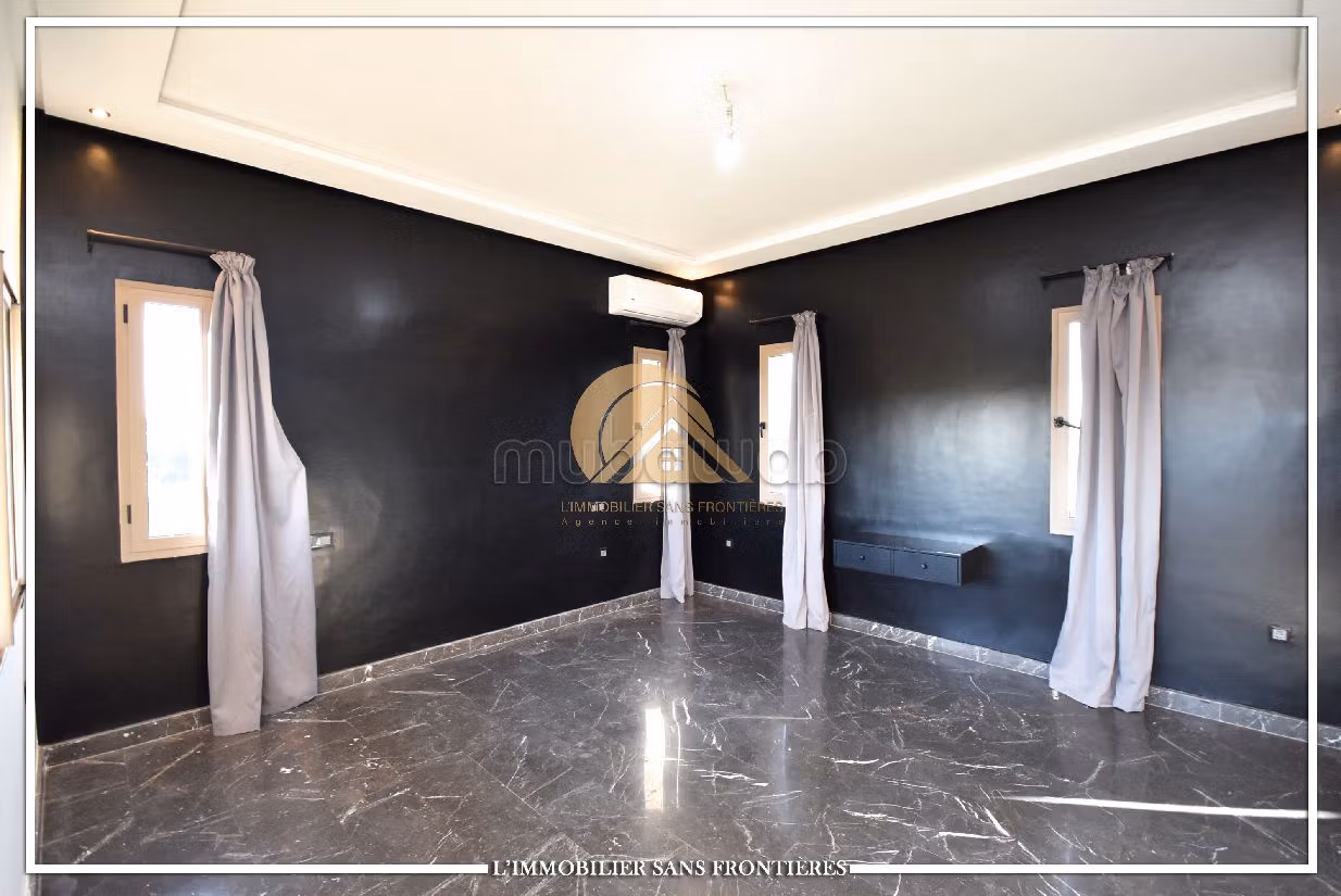 Magnífica villa en venta en Route de Fez. 5 hermosas habitaciones. Jardín y terraza