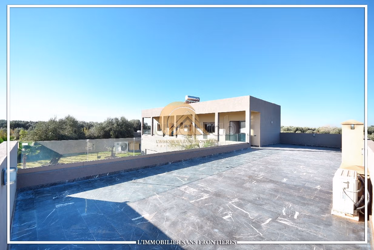 Magnífica villa en venta en Route de Fez. 5 hermosas habitaciones. Jardín y terraza