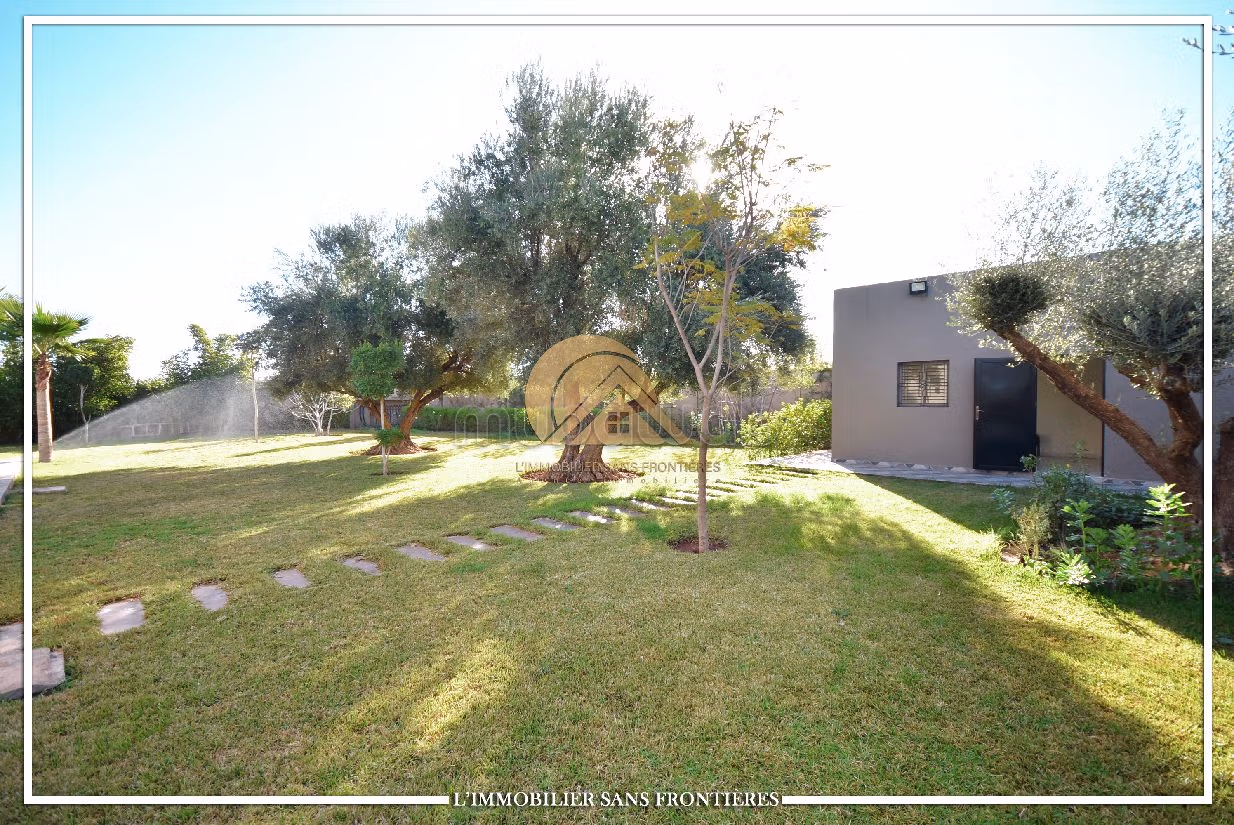 Magnífica villa en venta en Route de Fez. 5 hermosas habitaciones. Jardín y terraza