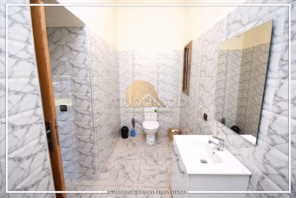 Magnífica villa en venta en Route de Fez. 5 hermosas habitaciones. Jardín y terraza