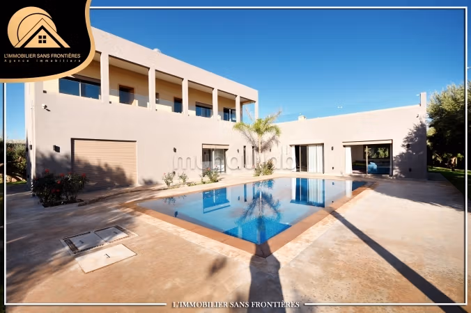 Villa vide à vendre 
Piscine 
Route de Fès km14, Marrakech