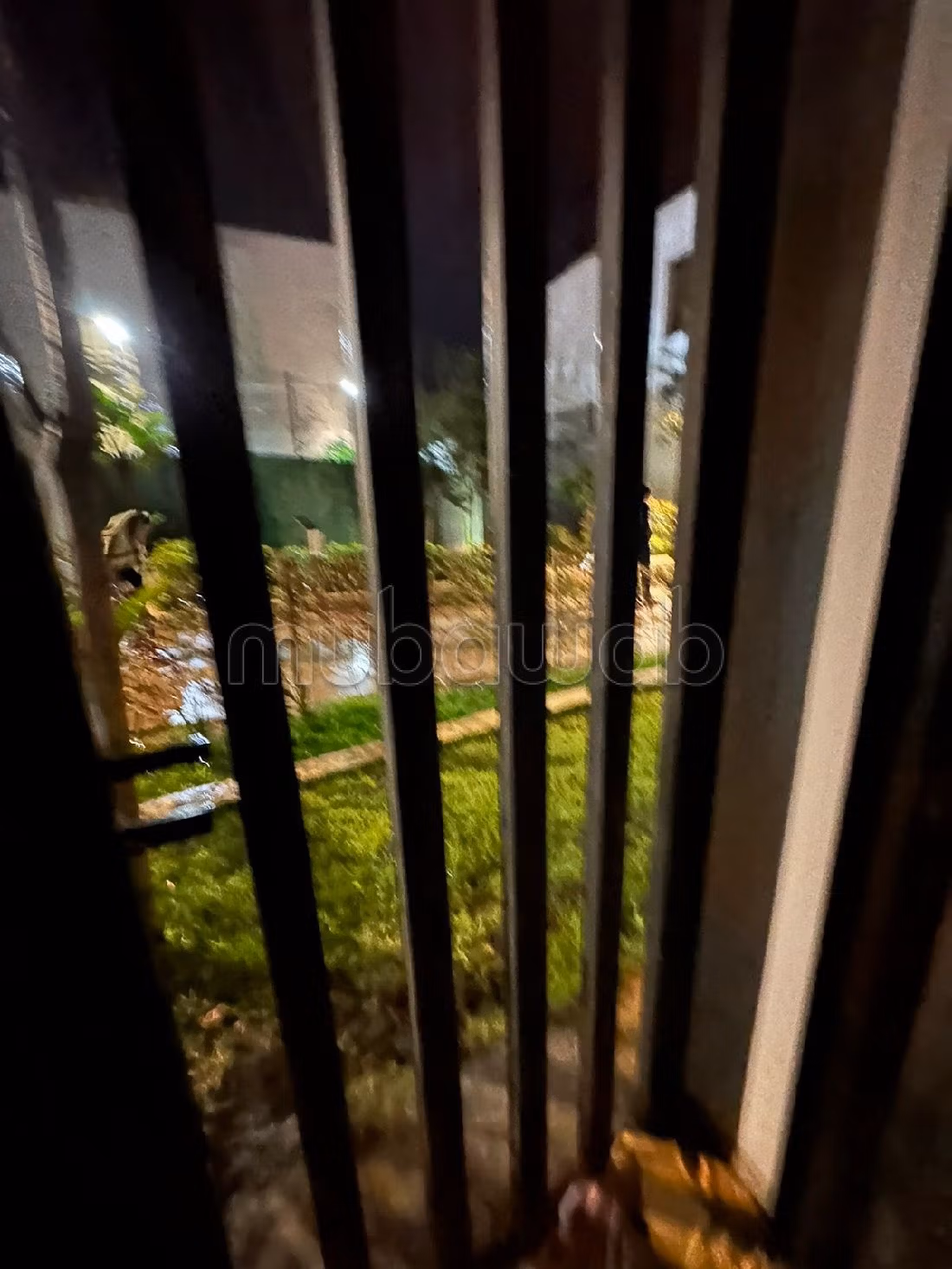 شقة للكراء ببوسكورة. 2 غرف ممتازة. موقف السيارات وشرفة. 