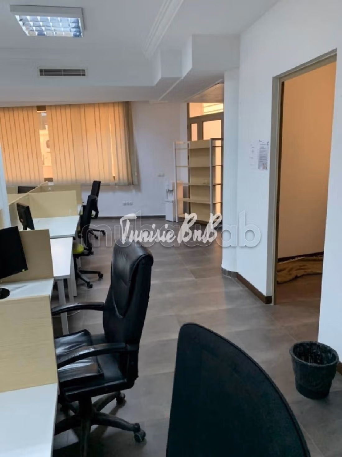 A louer un open space de 350 m² au lac 2