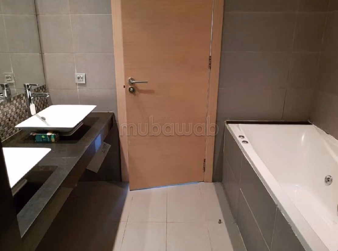 Affitto di uno splendido appartamento. 3 ampi locali. 