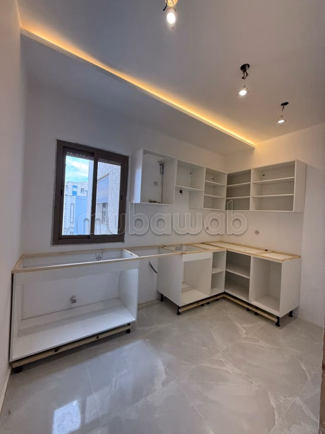 Vente d'un bel appartement à Martil. 2 belles chambres. Jardin et terrasse