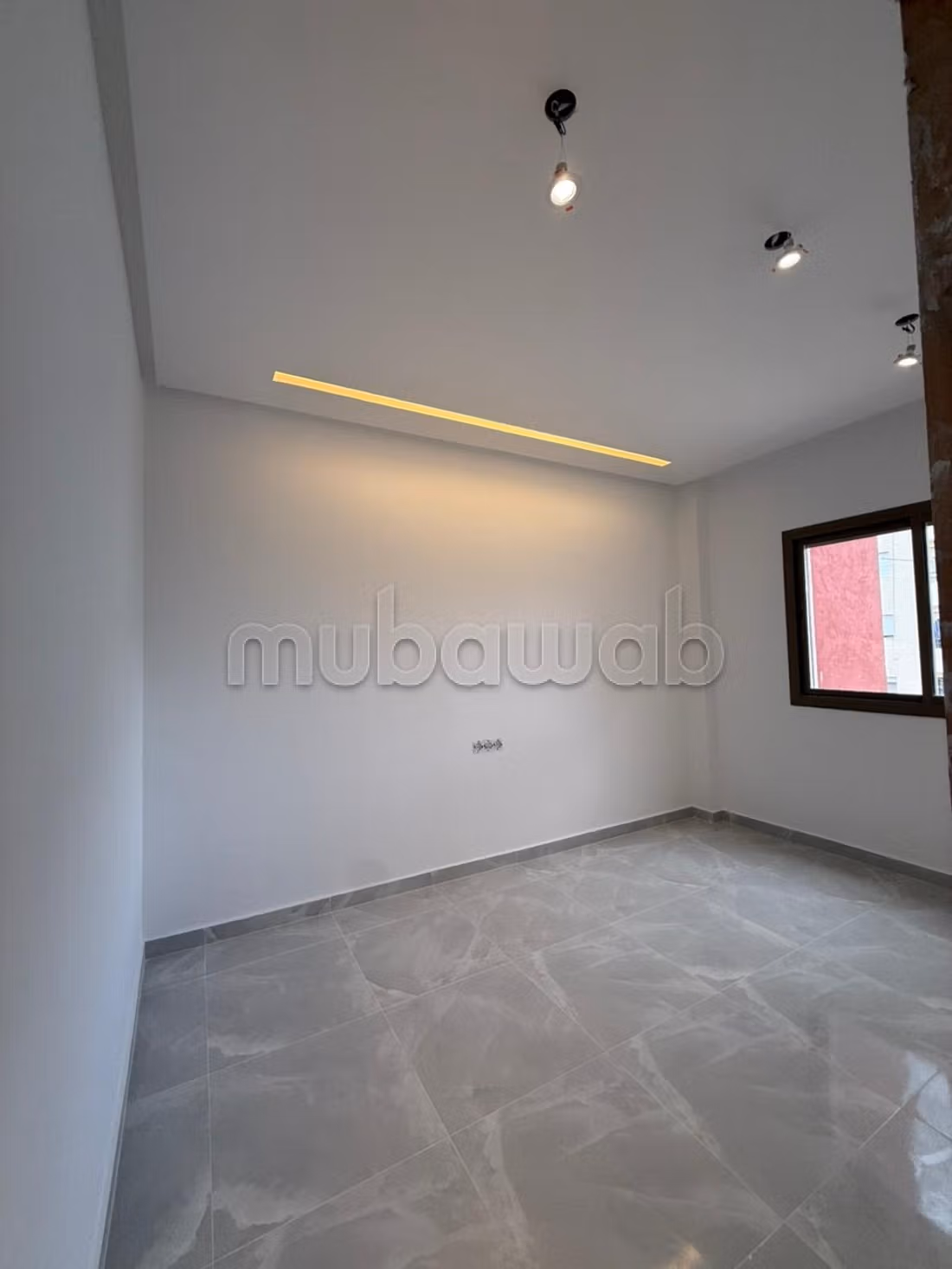 Vente d'un bel appartement à Martil. 2 belles chambres. Jardin et terrasse