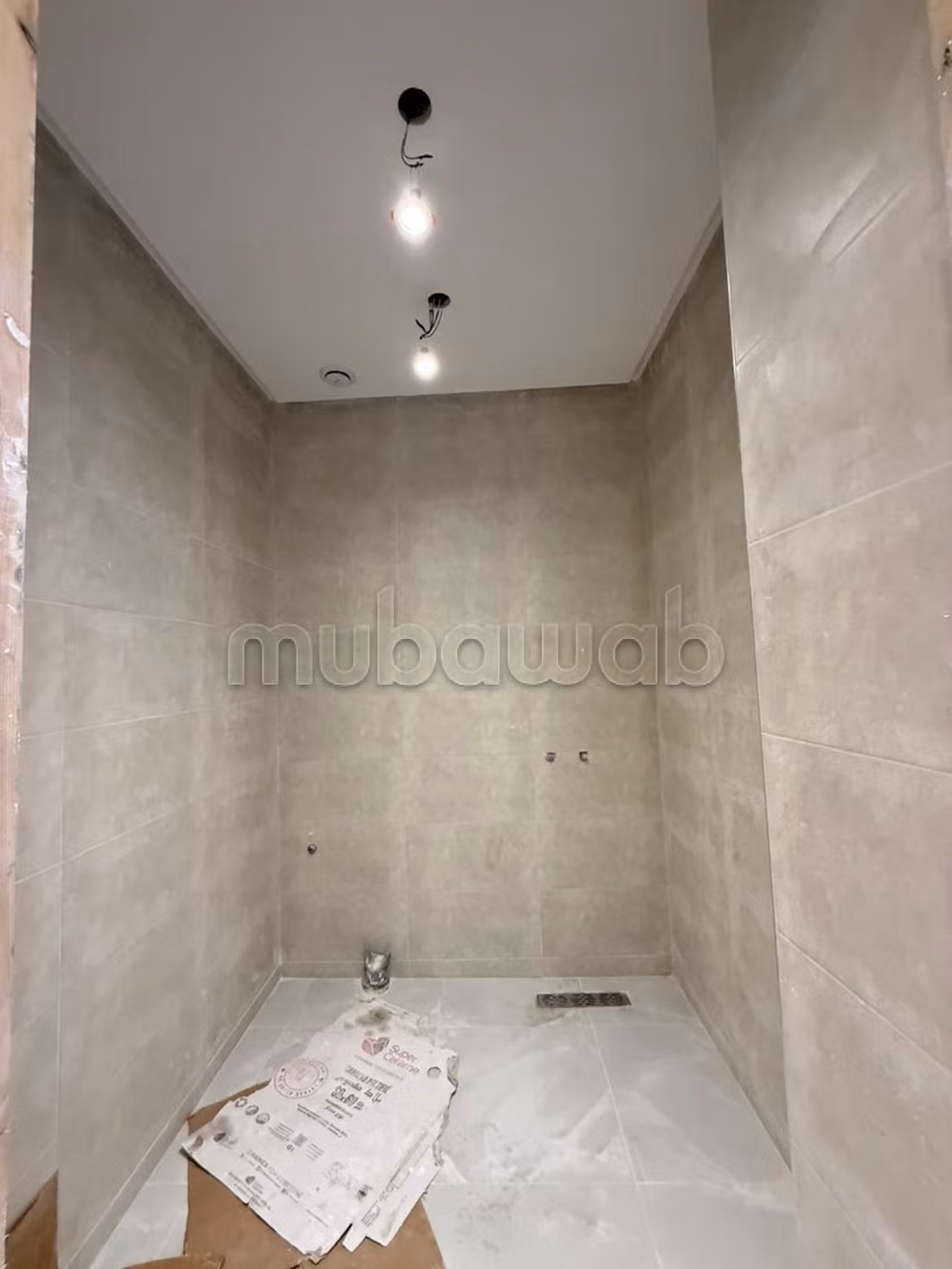 Vente d'un bel appartement à Martil. 2 belles chambres. Jardin et terrasse