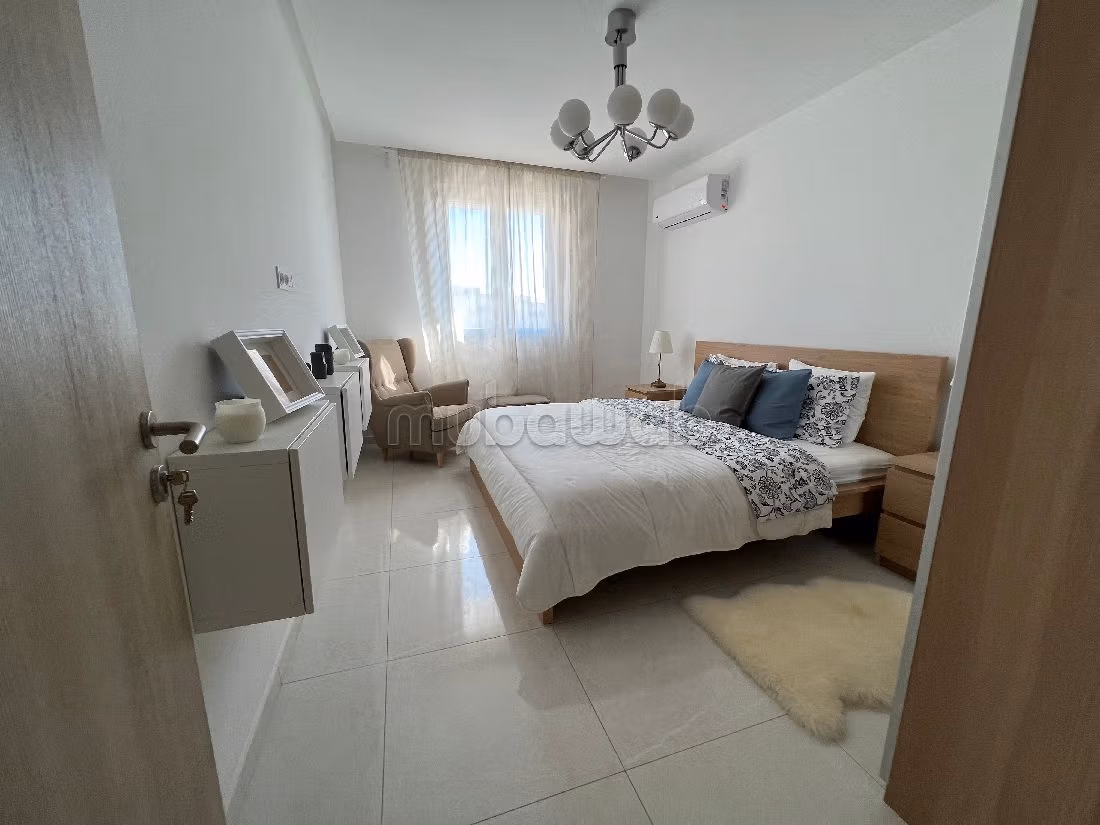 بيع شقة ب طنجة البالية. المساحة 104 م². مفروشة