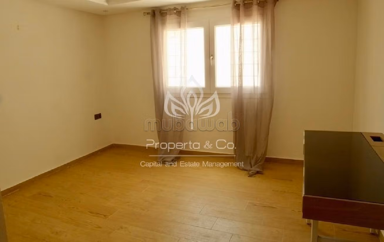 Beautiful apartment for sale in Californie. 11 comfortable rooms. Garden and terrace. 