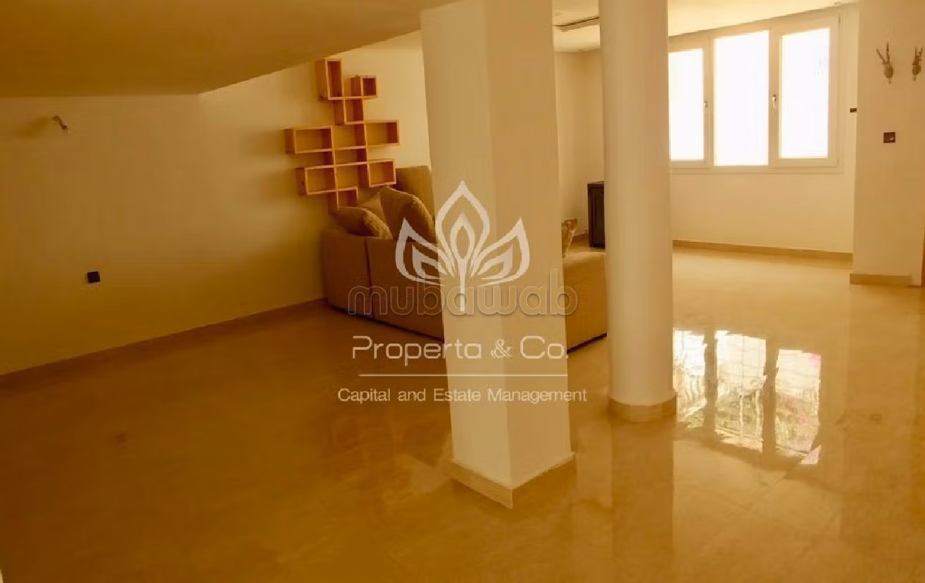 Beautiful apartment for sale in Californie. 11 comfortable rooms. Garden and terrace. 