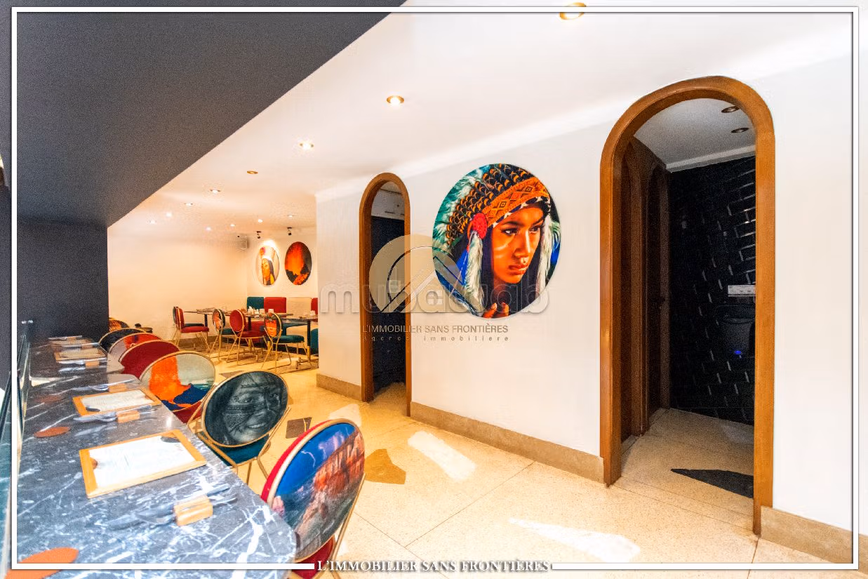 Offices & shops for sale in Guéliz. Area 108 m². Secured 24/7