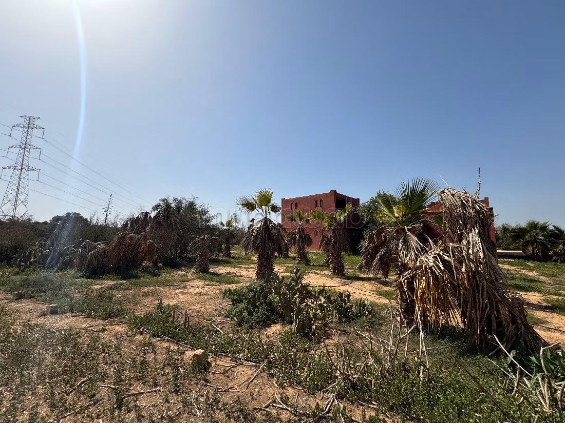 Granja en venta. Superficie de 110000 m². Seguridad 24/24