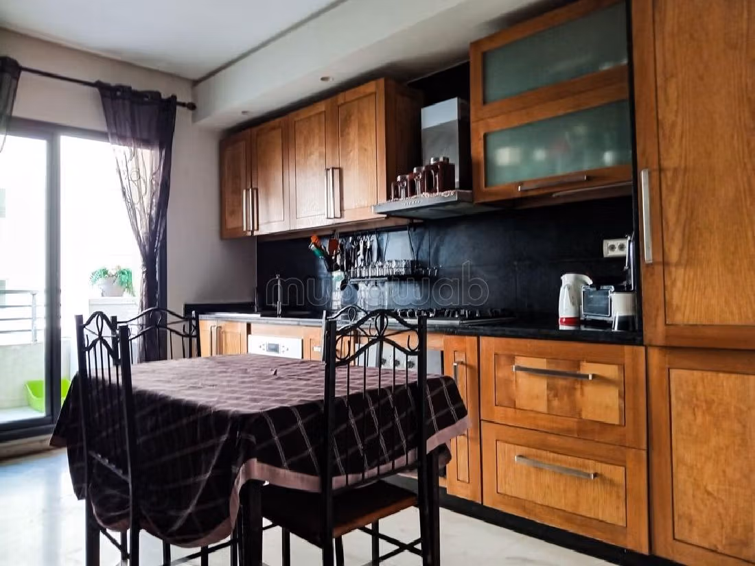 Piso en venta en Californie. Superficie 153 m². Servicio de conserjería y aire condicionado. 