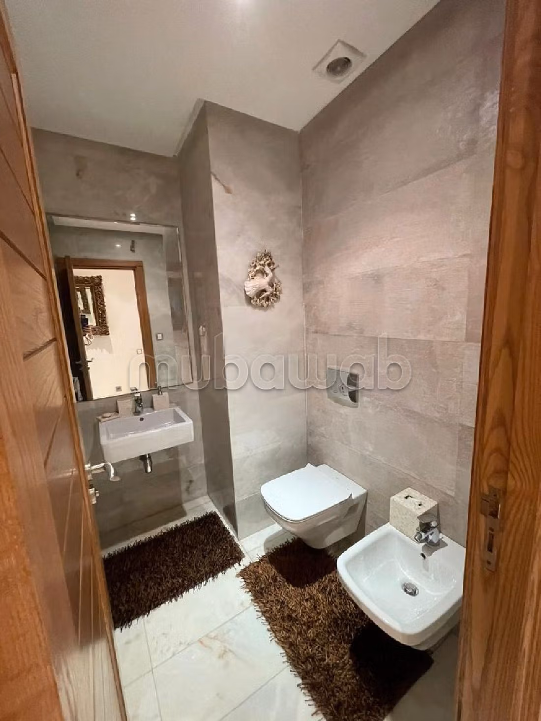 Piso en venta en Californie. Superficie 153 m². Servicio de conserjería y aire condicionado. 