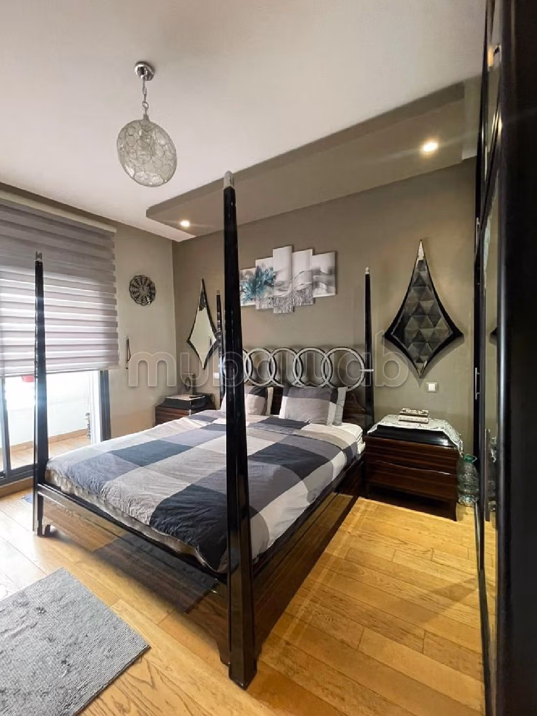 Piso en venta en Californie. Superficie 153 m². Servicio de conserjería y aire condicionado. 