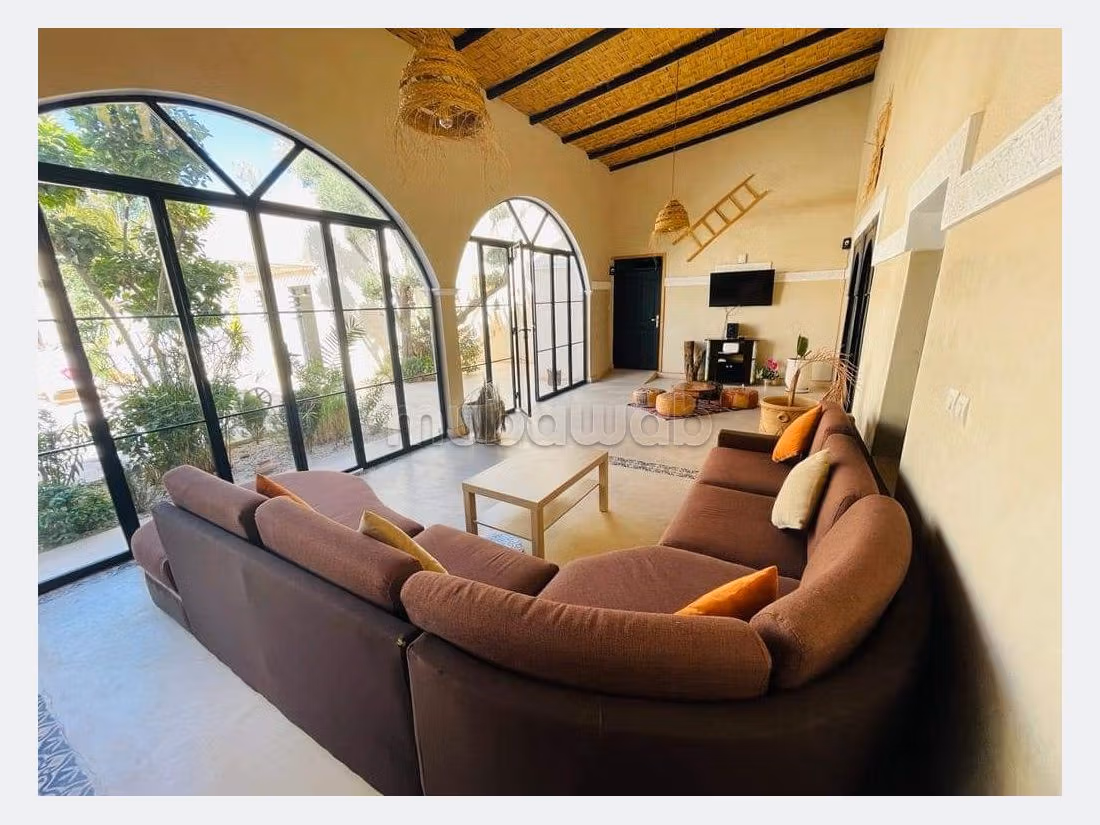 Villa's en luxe woningen beschikbaar in Route de l'Ourika. Oppervlakte 700 m². Gemeubileerd. 