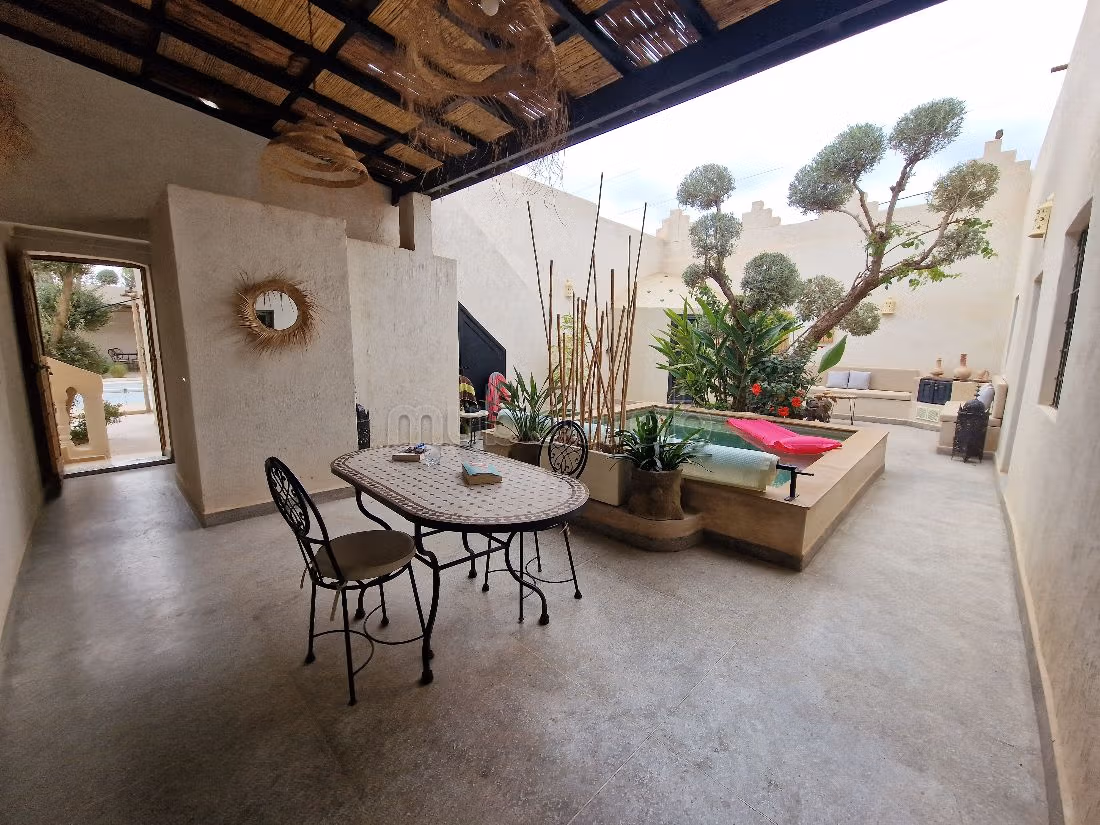 Villa's en luxe woningen beschikbaar in Route de l'Ourika. Oppervlakte 700 m². Gemeubileerd. 