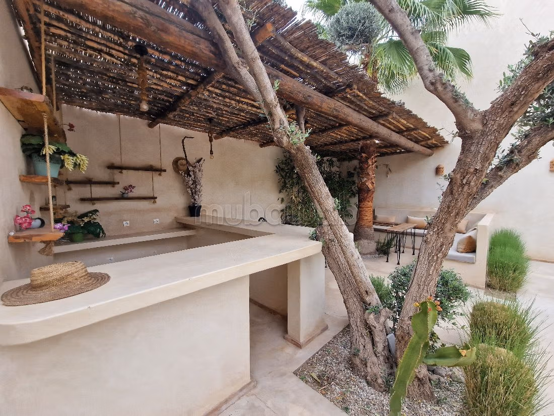 Villa's en luxe woningen beschikbaar in Route de l'Ourika. Oppervlakte 700 m². Gemeubileerd. 