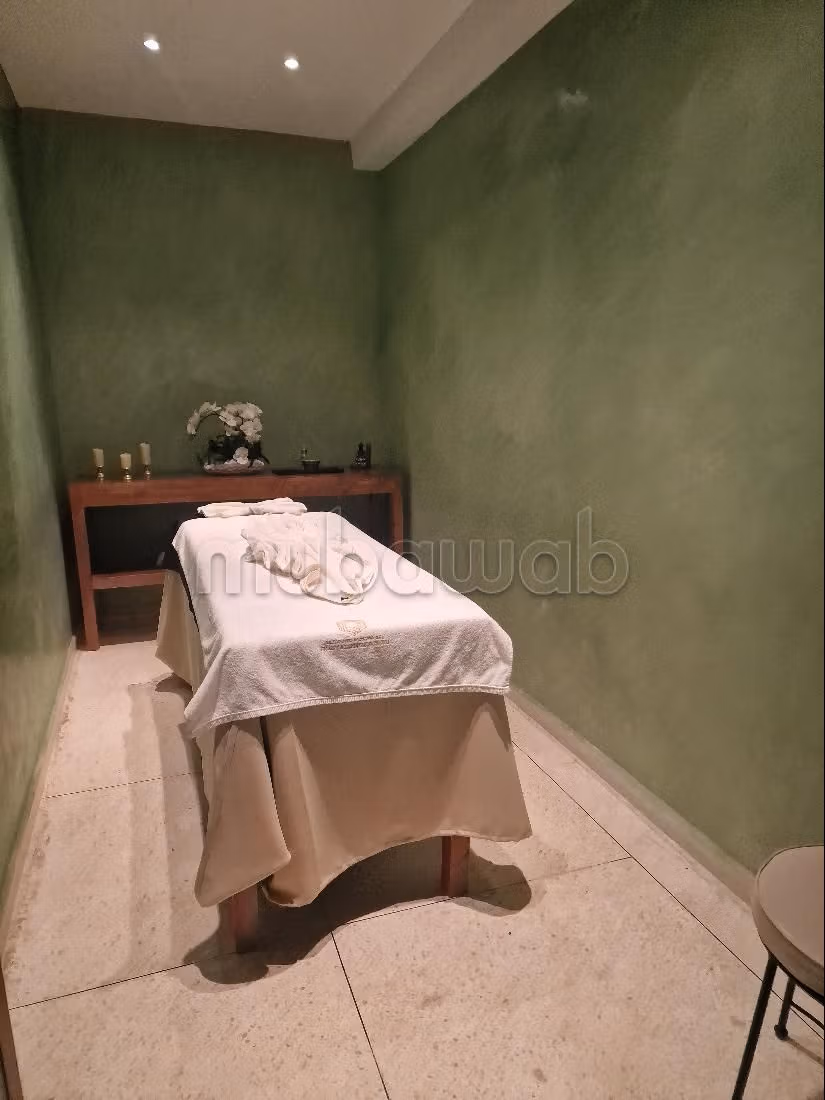 Villa's en luxe woningen beschikbaar in Route de l'Ourika. Oppervlakte 700 m². Gemeubileerd. 