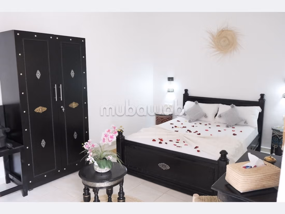 Villa's en luxe woningen beschikbaar in Route de l'Ourika. Oppervlakte 700 m². Gemeubileerd. 