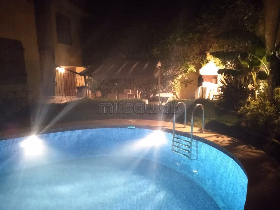 Fabulous house for sale. Surface area 360 m². Working fireplace, Property with swimming pool. 