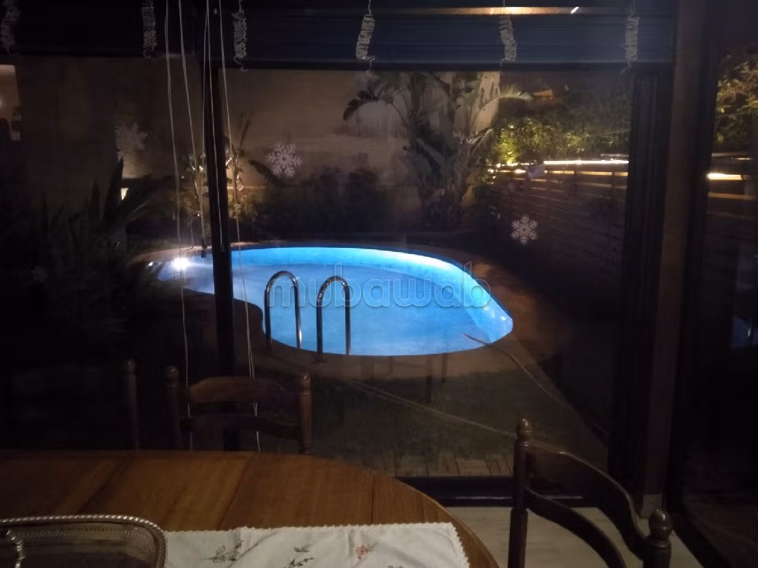 Fabulous house for sale. Surface area 360 m². Working fireplace, Property with swimming pool. 