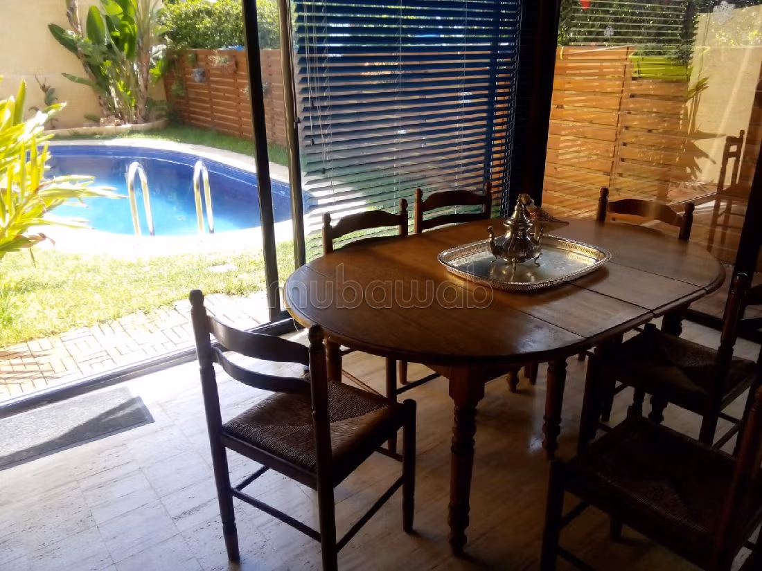 Fabulous house for sale. Surface area 360 m². Working fireplace, Property with swimming pool. 