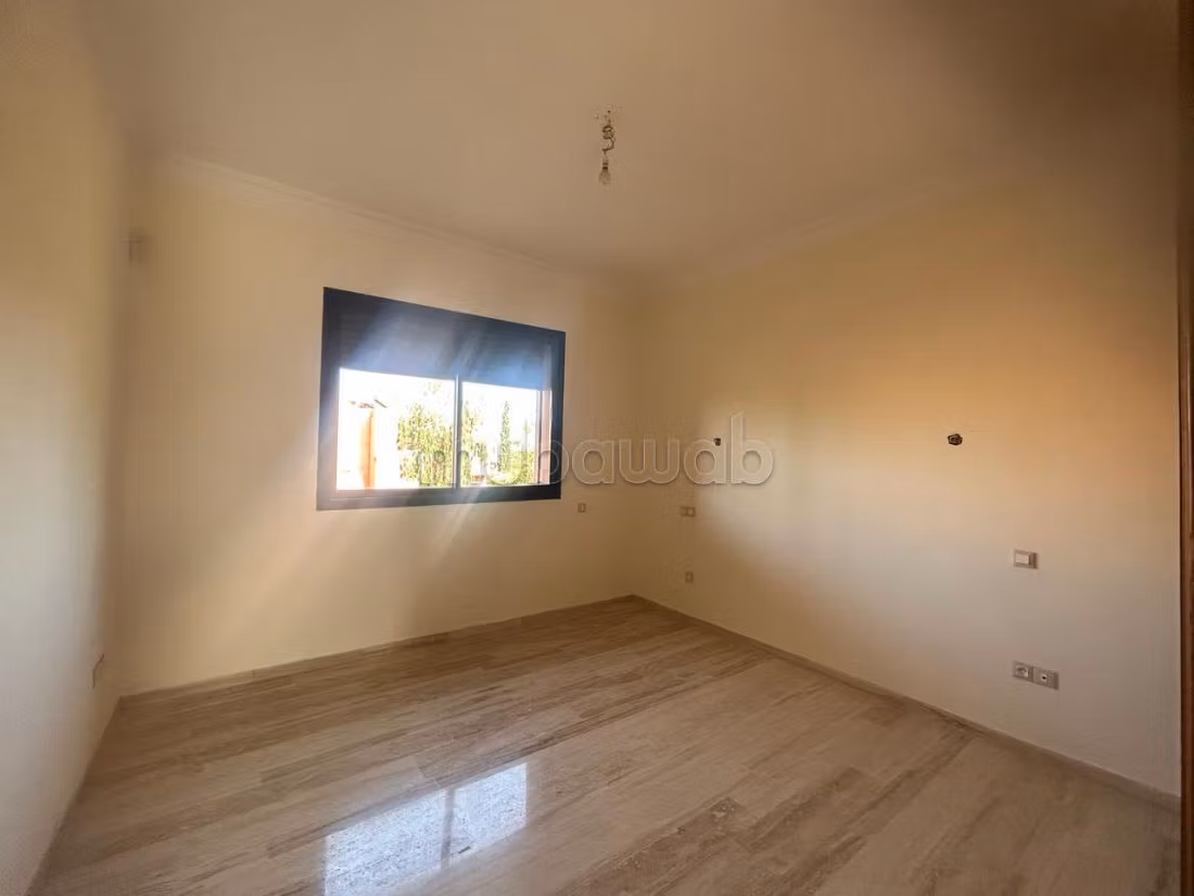 High quality house for sale in Route de Fez. 3 large rooms. Air conditioning and swimming pool. 