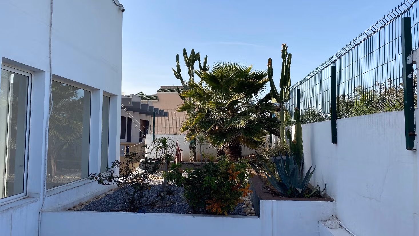 Somptueuse maison à vendre à Californie. Surface totale 417 m². Jardin et terrasse