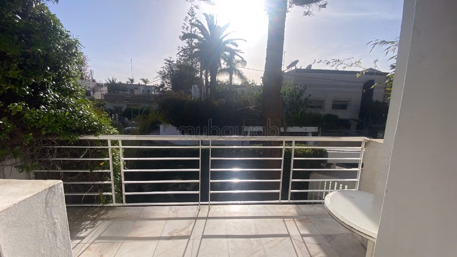 Somptueuse maison à vendre à Californie. Surface totale 417 m². Jardin et terrasse