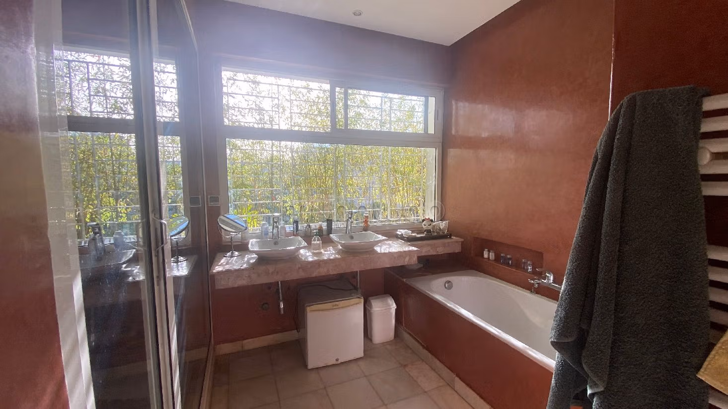 Somptueuse maison à vendre à Californie. Surface totale 417 m². Jardin et terrasse