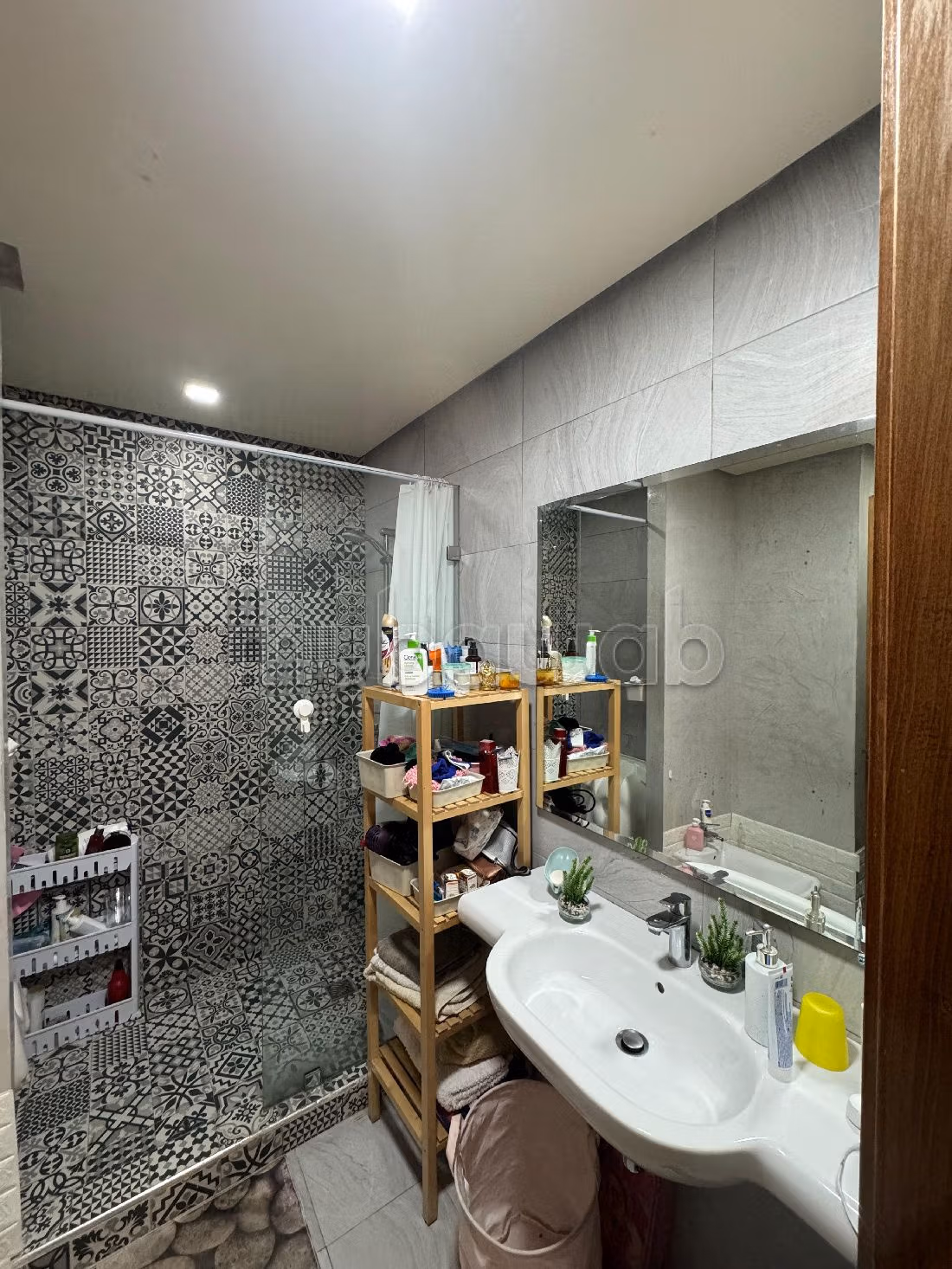 Fabulous apartment for sale in Almaz. 2 rooms. Lift