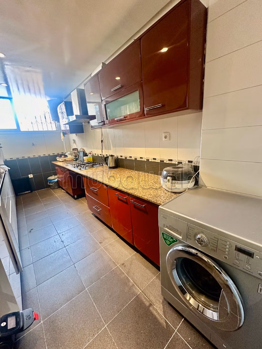 شقة للشراء ببوسيجور. 2 غرف ممتازة. مصعد وأماكن وقوف السيارات