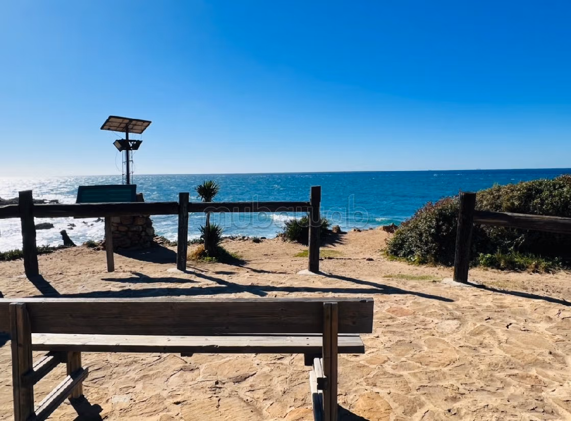 شقة جميلة للبيع ب اشقار. 4 قطع رائعة. باب متين،إقامة مؤمنة