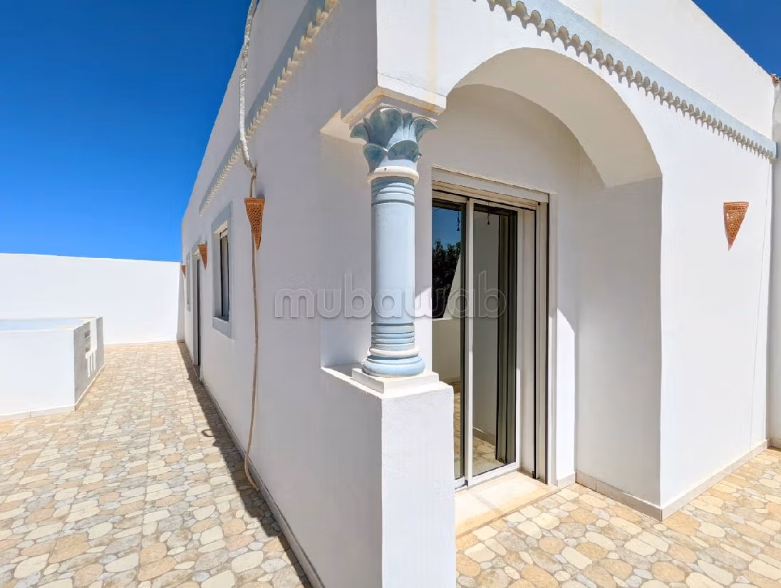 Eccezionale residenza di lusso in vendita a Djerba. 4 ampi locali. Impianto di aria condizionata e piscina. 