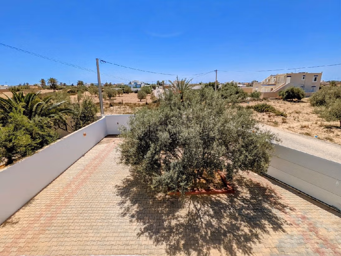 Eccezionale residenza di lusso in vendita a Djerba. 4 ampi locali. Impianto di aria condizionata e piscina. 